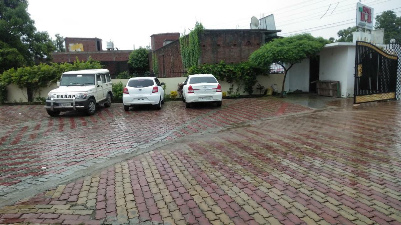 Hotel The Ideal Kushinagar Exteriör bild
