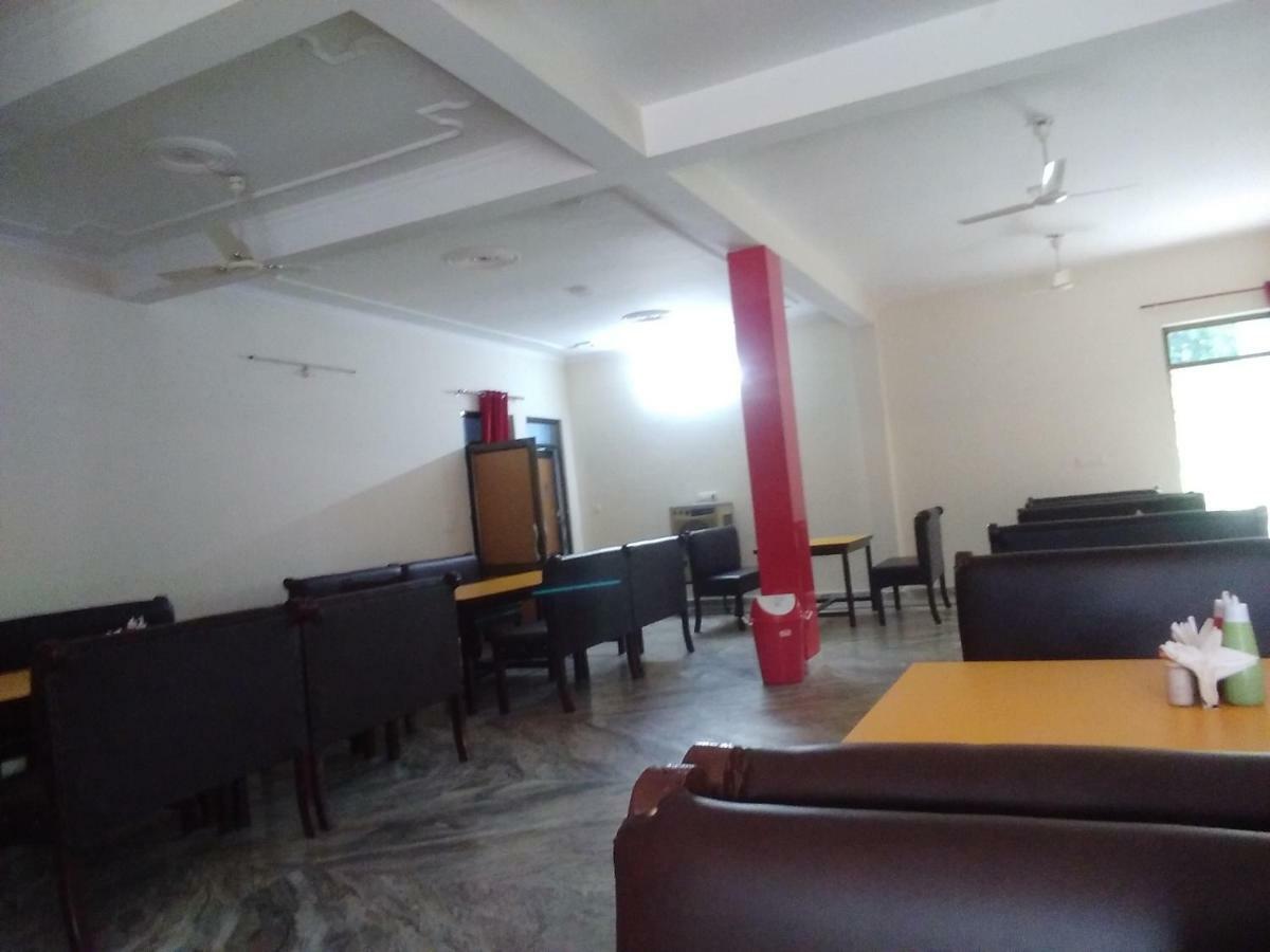 Hotel The Ideal Kushinagar Exteriör bild